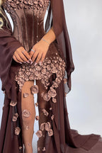 Reine des Bois - waist and rose hip detail